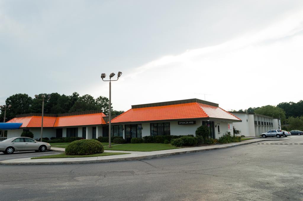 Super 8 By Wyndham Rocky Mount I-95 Exit 145 Hotel Battleboro Ngoại thất bức ảnh