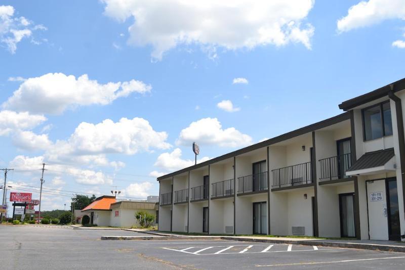 Super 8 By Wyndham Rocky Mount I-95 Exit 145 Hotel Battleboro Ngoại thất bức ảnh